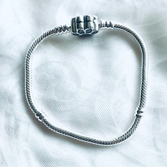 🐾 NWT Paw Bangle Bracelet - Picture 7 of 9